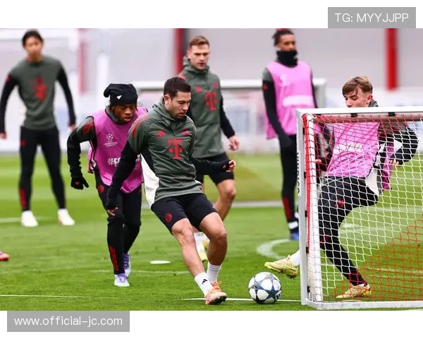 拜仁慕尼黑球员莱默尔因小腿问题缺席训练